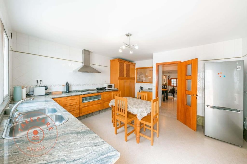 Spacious Home With Lovely Garden - Tcm Rincón de la Victoria Exterior foto